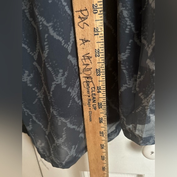 Dorothy Perkins flounced blouse - Picture 7 of 9